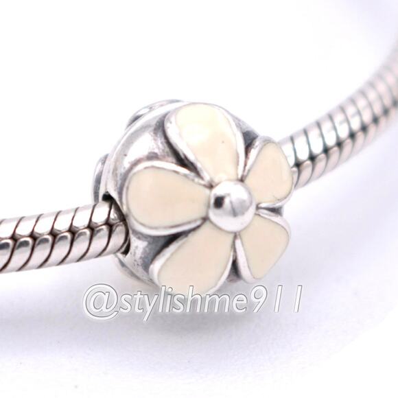 Authentic PANDORA Darling Daisies Clip with White Enamel - 791259EN12 - Picture 1 of 14